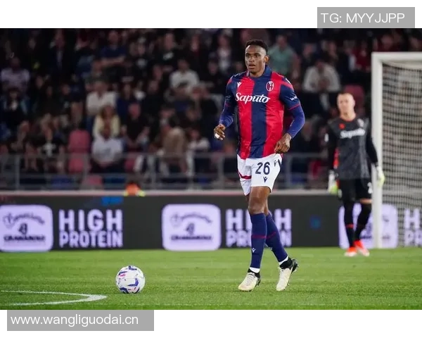 前裁判解读卢库米与戴维争议推搡事件及博洛尼亚红牌判罚合理性 前裁判解读卢库米与戴维争议推搡事件及博洛尼亚红牌判罚合理性