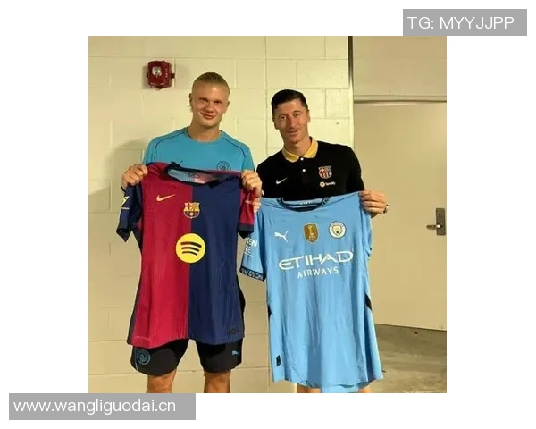 哈兰德社媒晒球鞋照展现幽默一面却依旧保持严肃风格