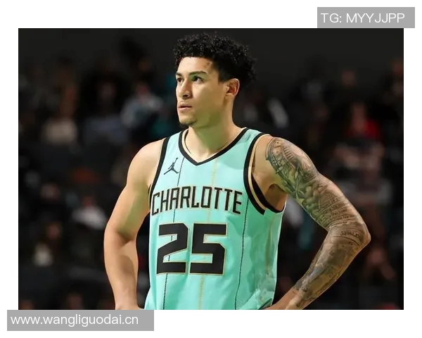 黄蜂官方宣布签约NCAA得分王埃里克狄克逊前湖人球员重返赛场 黄蜂官方宣布签约NCAA得分王埃里克狄克逊前湖人球员重返赛场