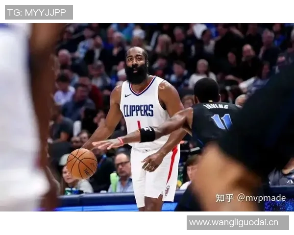 快船首发阵容调整哈登邓恩小琼斯巴图姆祖巴茨迎战缺席的小卡比尔